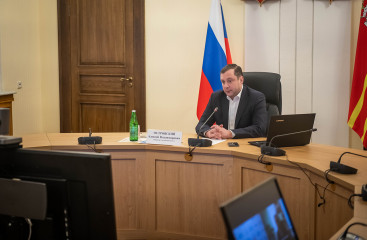 губернатор Алексей Островский провел прямой эфир с жителями Ершичского района - фото - 1